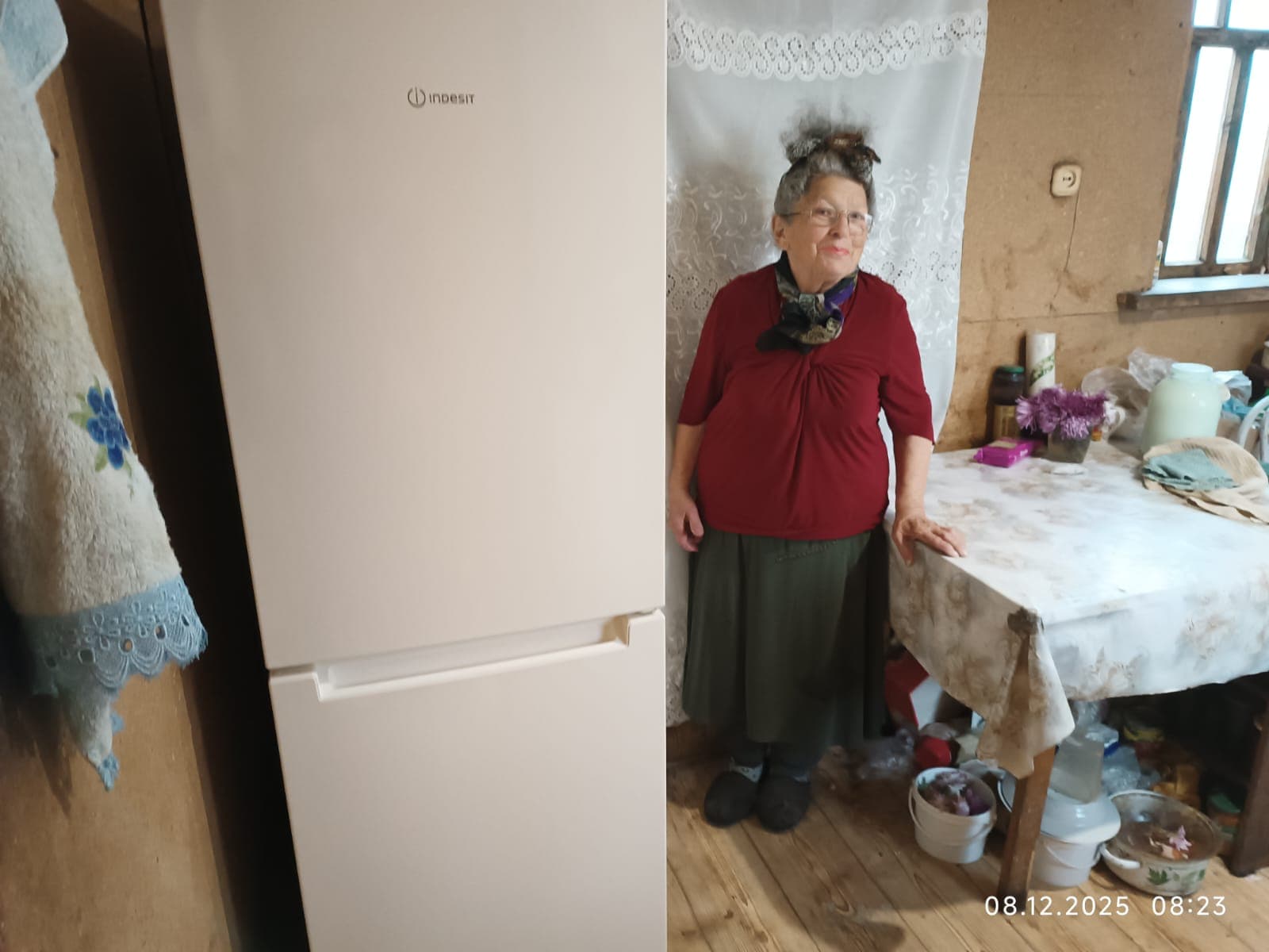 Обложка для новости Помогли приобрести холодильник для одинокой пожилой женщины