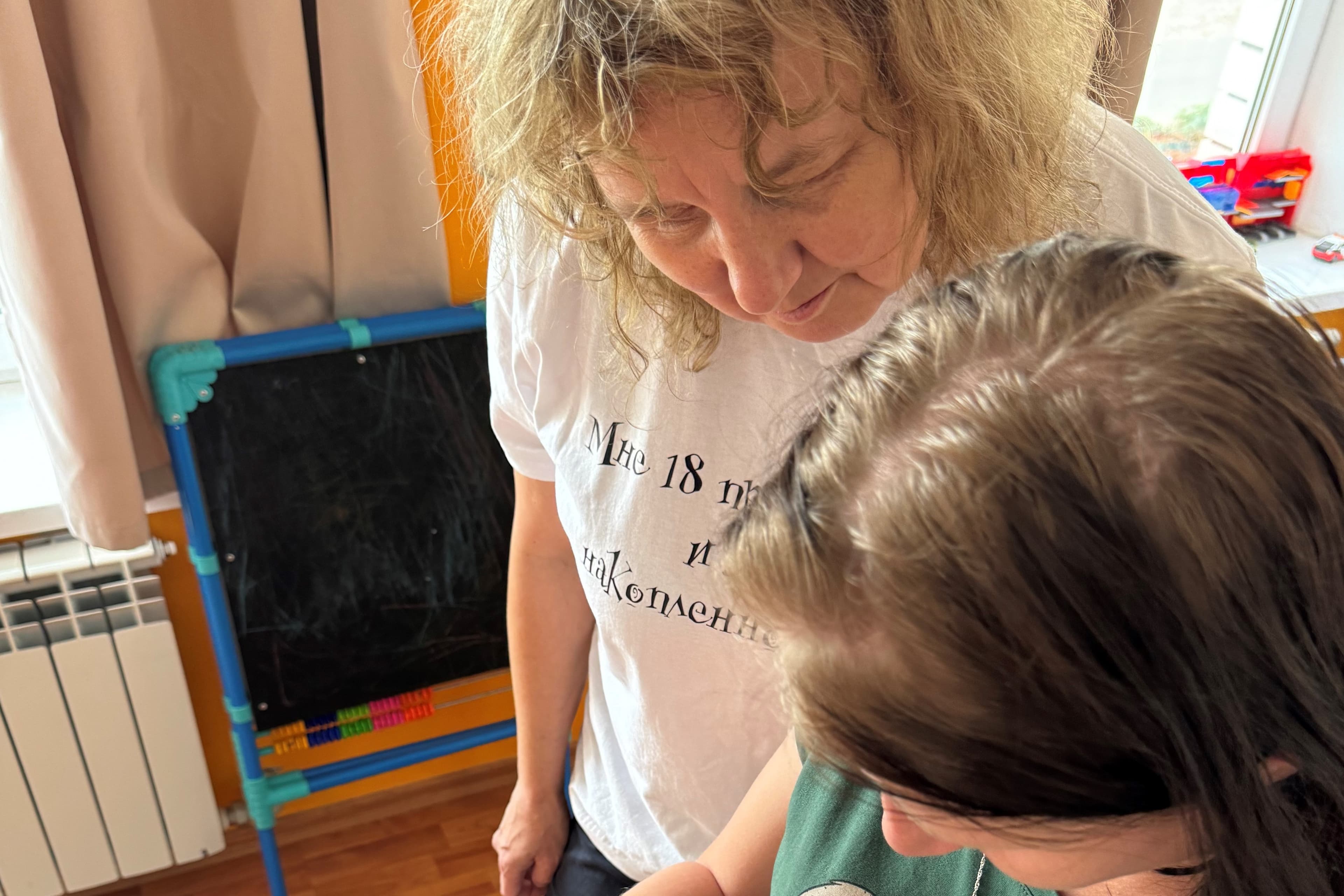 Обложка для новости Ваня и его мама Юлия получили продукты и временное жильё